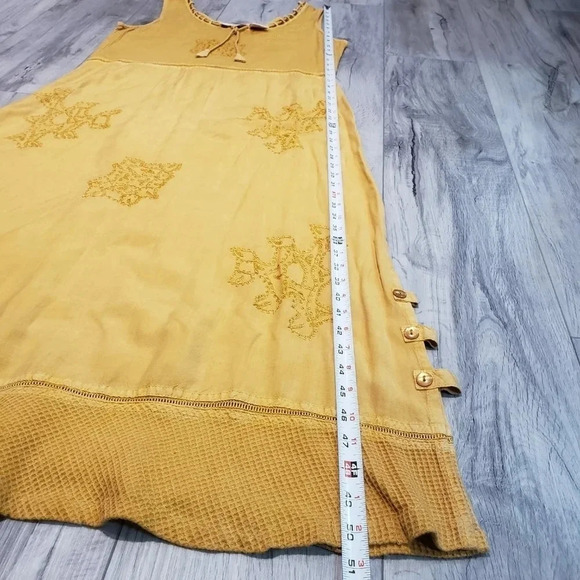 V-I-Petites Yellow Sleeveless Embroidered Maxi Dress Womans M/M - Picture 7 of 9